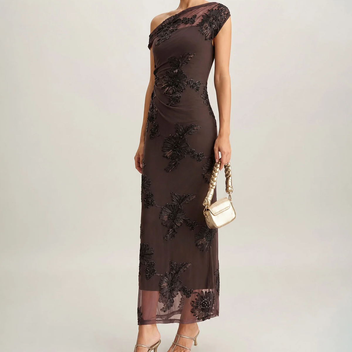 Vestido Largo Midi Color Café De Un Hombro Con Aplicaciones Florales