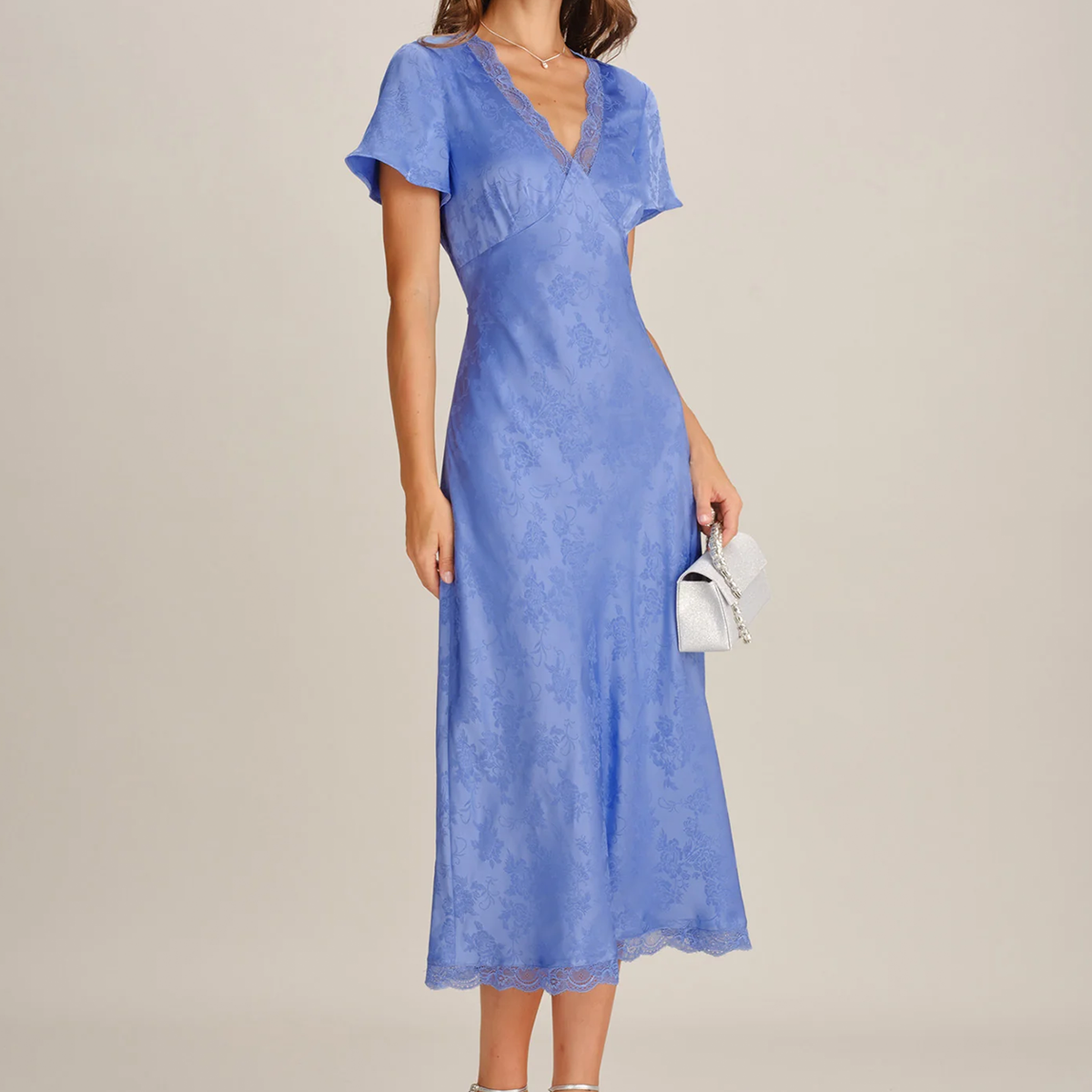 Vestido Midi Azul De Satén Jacquard Con Escote En V Y Detalles De Encaje