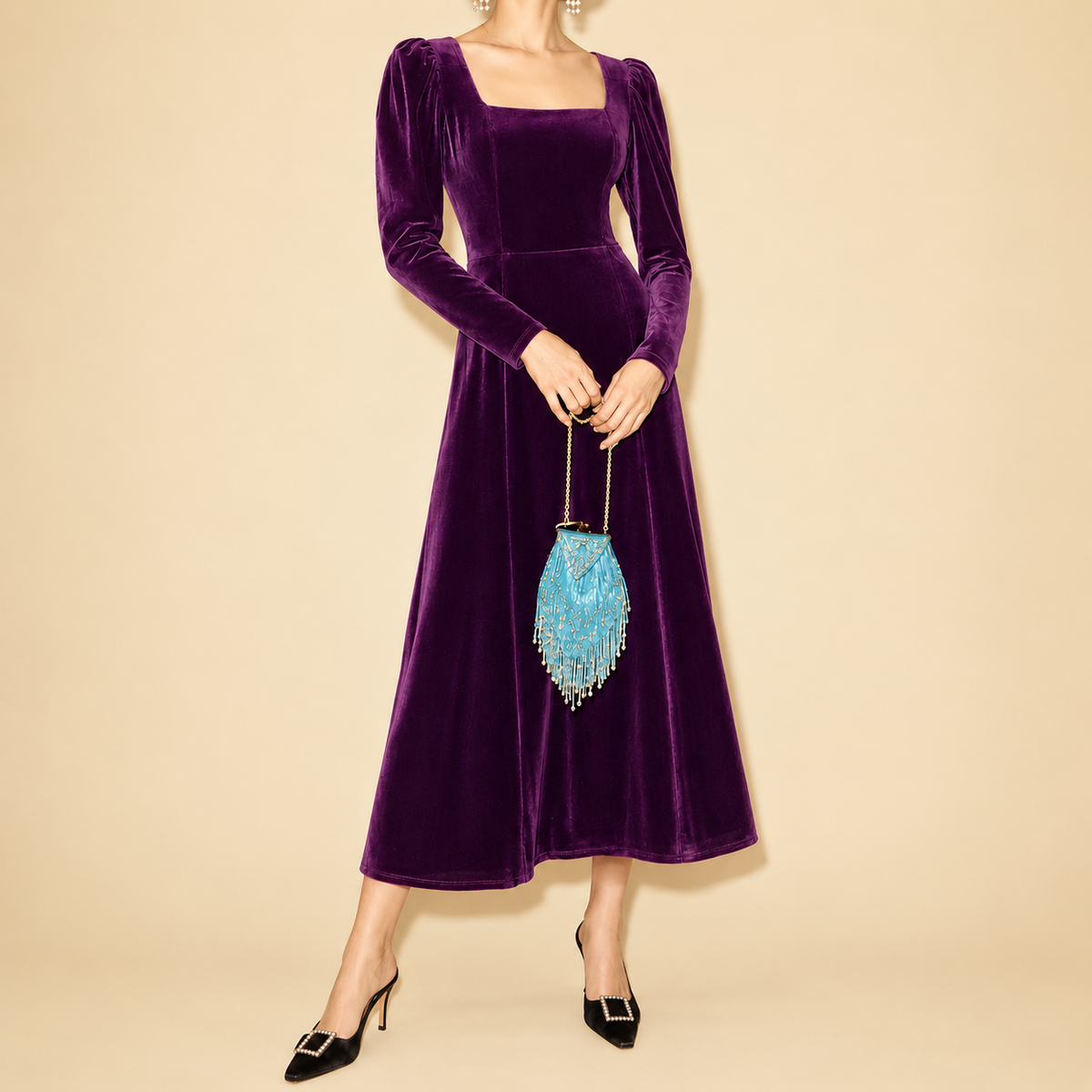 Vestido Midi De Terciopelo Morado Con Escote Cuadrado Y Mangas Largas