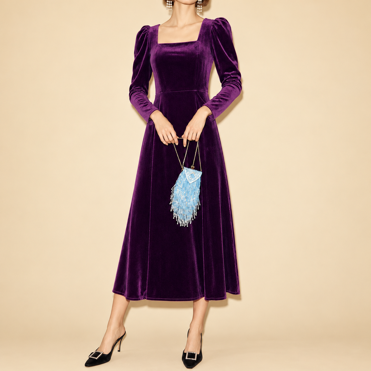 Vestido Midi De Terciopelo Morado Con Escote Cuadrado Y Mangas Largas